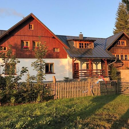 Ubytovani Na Slucim Tahu Prasily Exteriör bild
